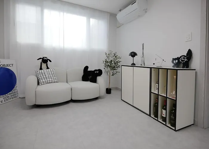 アパート H House Yeonnam
