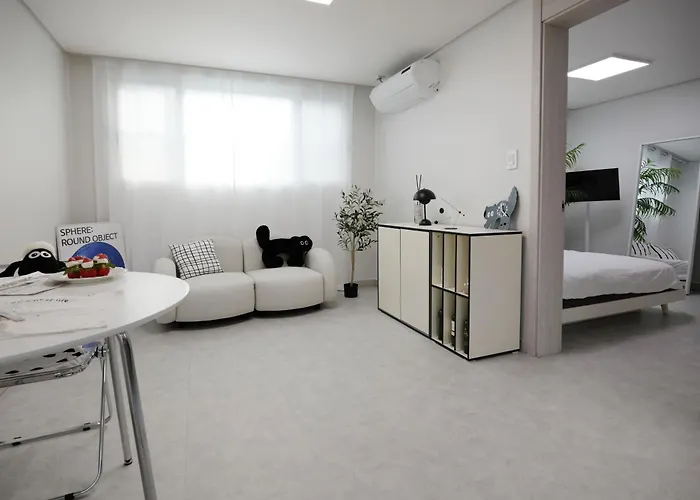 H House Yeonnam アパート *