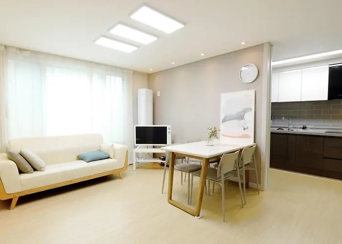 アパート H House Yeonnam
