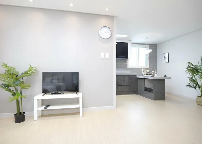 アパート H House Yeonnam ソウル特別市