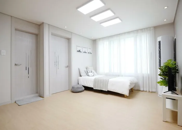 アパート H House Yeonnam