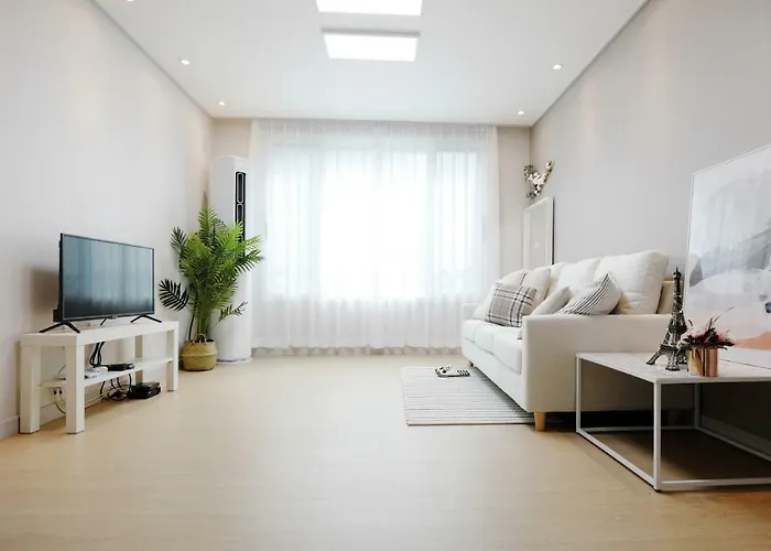 アパート H House Yeonnam ソウル特別市