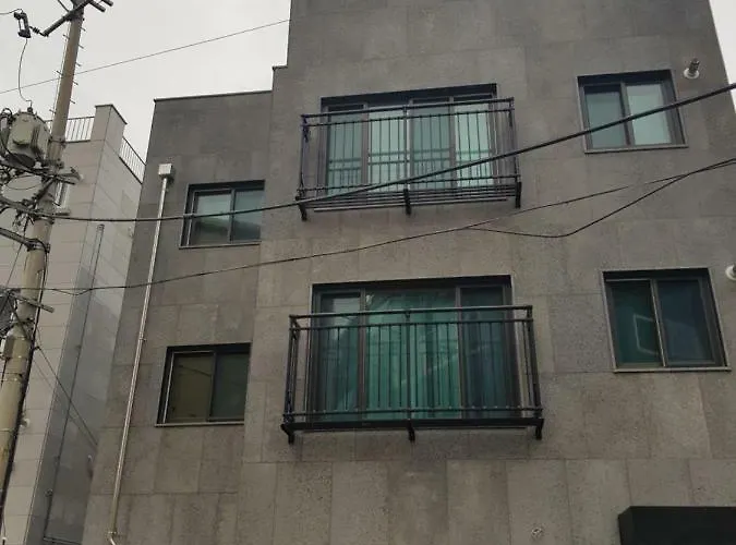 アパート H House Yeonnam ソウル特別市