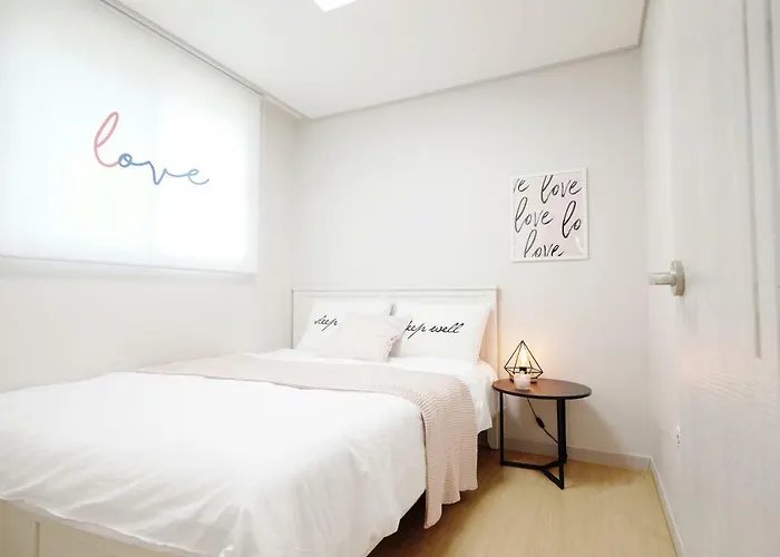 アパート H House Yeonnam *